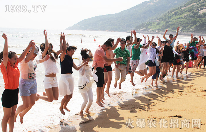 擁抱大海 放飛心情