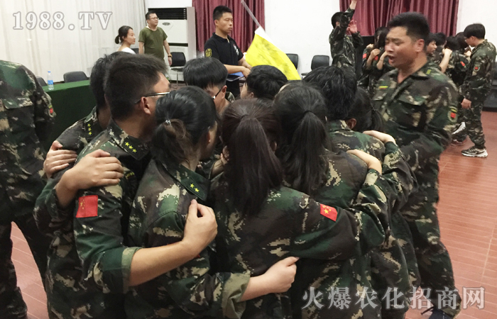 為了家庭、孩子、自己,我們必須全力以赴面對(duì)生活的挑戰(zhàn)!