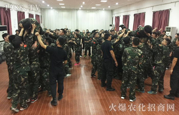 為了家庭、孩子、自己,我們必須全力以赴面對(duì)生活的挑戰(zhàn)!