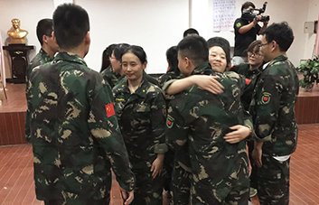 人生不易，要學會贊美他人！